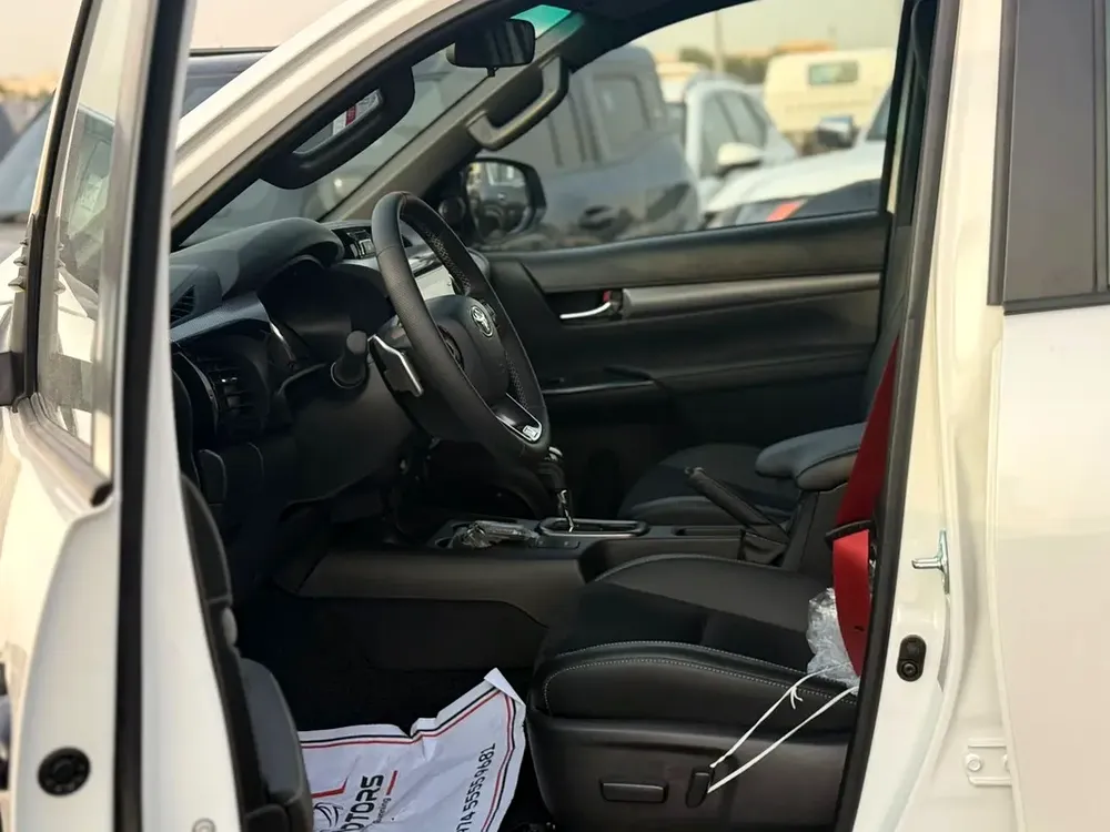 Toyota hilux 4.0 GR 2025 - Image 19