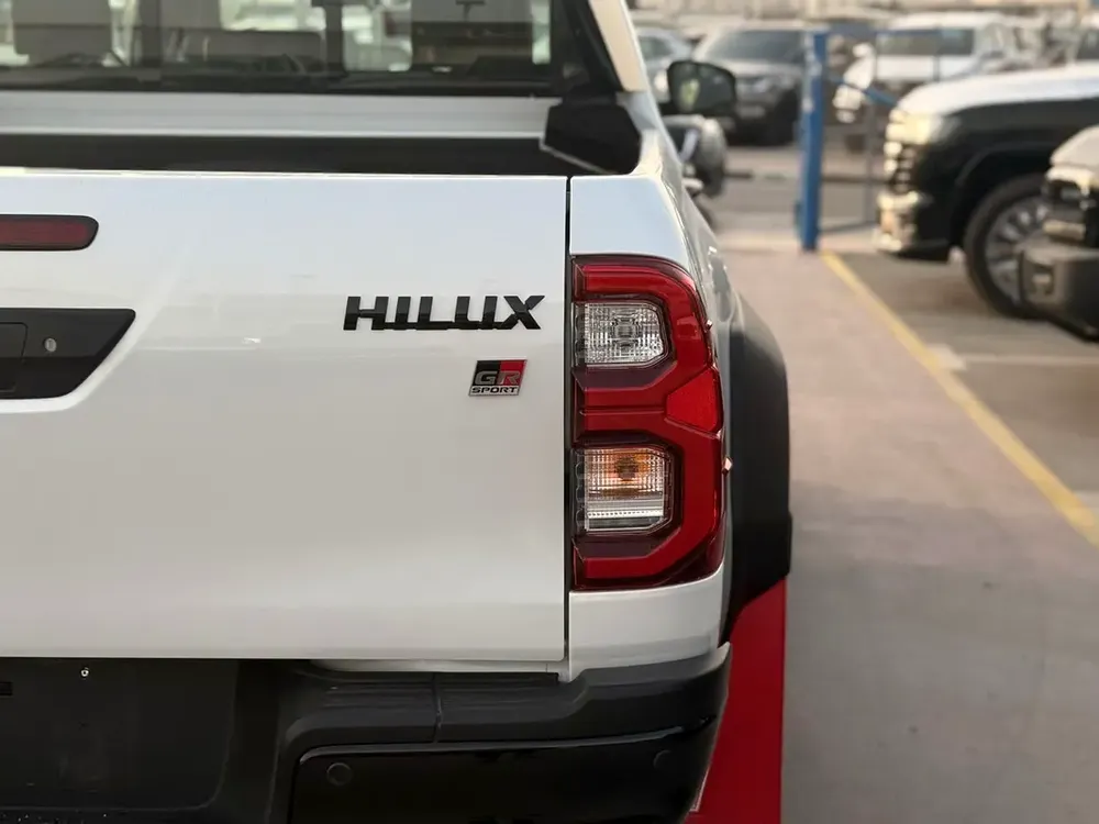 Toyota hilux 4.0 GR 2025 - Image 6