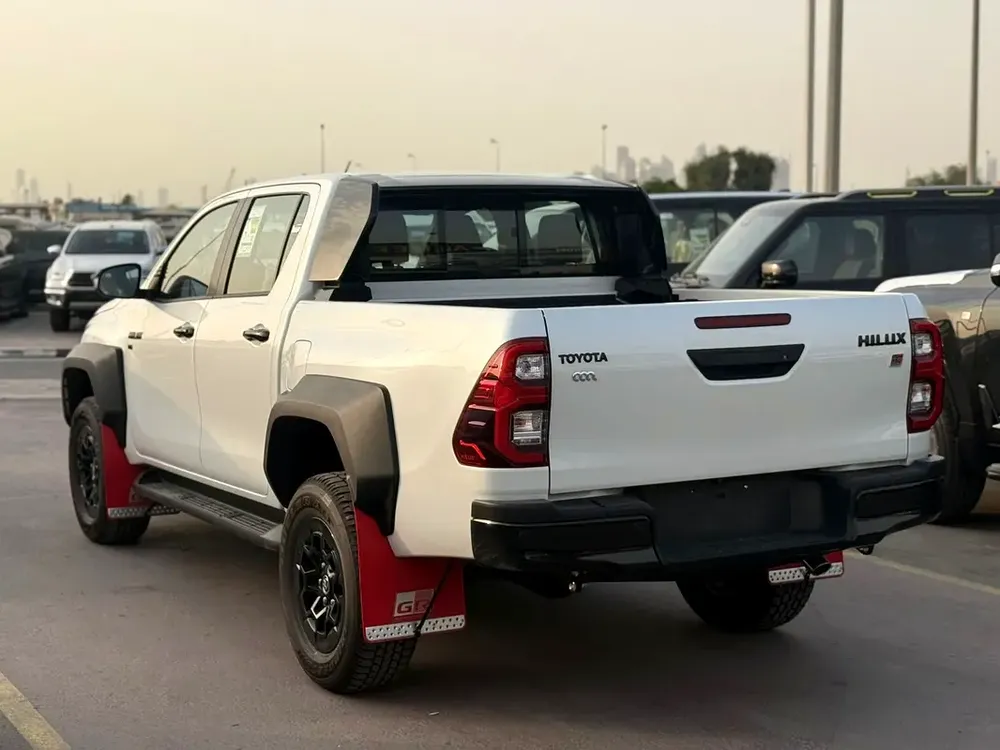 Toyota hilux 4.0 GR 2025 - Image 8