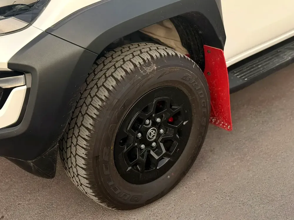 Toyota hilux 4.0 GR 2025 - Image 9