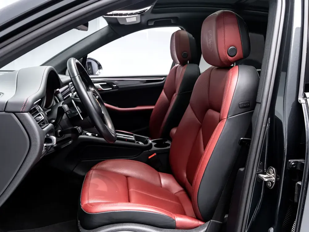 SUMMER STARTS NOW | EXCLUSIVE DEAL BY BLACKLINE, November 2026 Porsche Warranty, Low KMs, GCC - Image 9