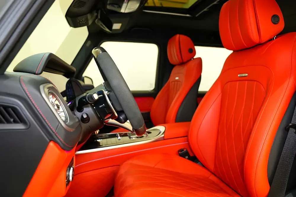 2025 Mercedes Benz G63 AMG / 5 Years Warranty And Service Contract Till 100k km / Gcc Specs - Image 4