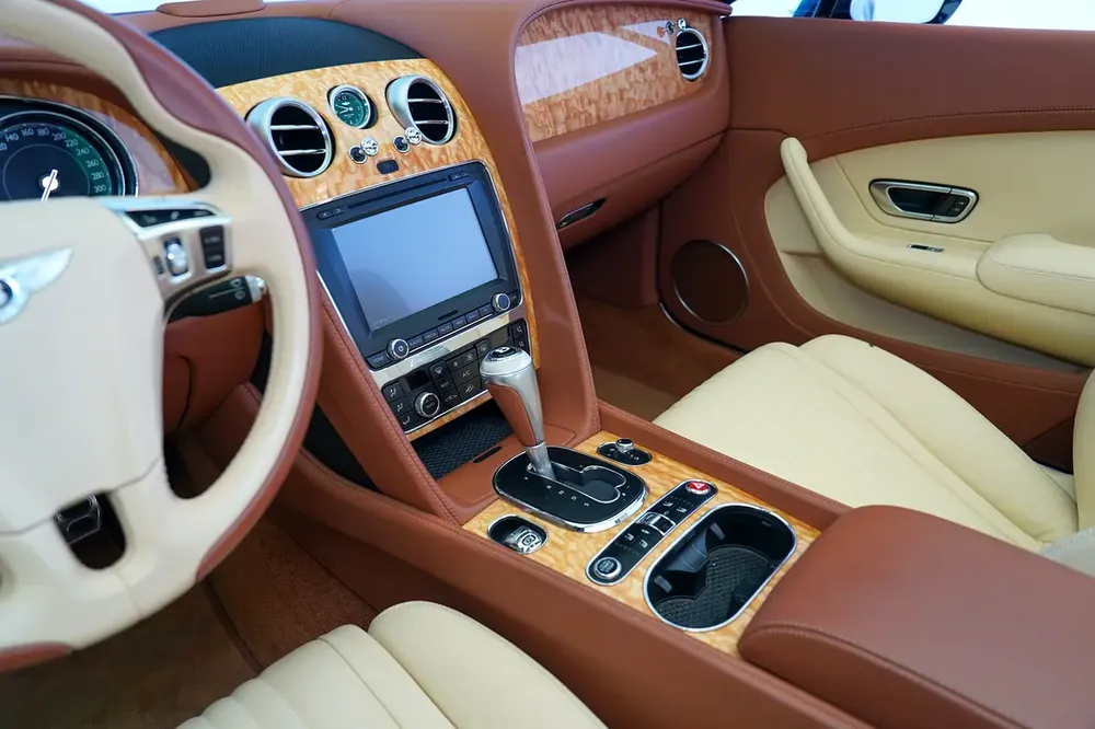GTC V8 S | DARK BLUE | TWO TONE INTERIOR | WARRANTY AVAILABLE - Image 10