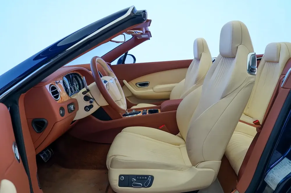 GTC V8 S | DARK BLUE | TWO TONE INTERIOR | WARRANTY AVAILABLE - Image 8