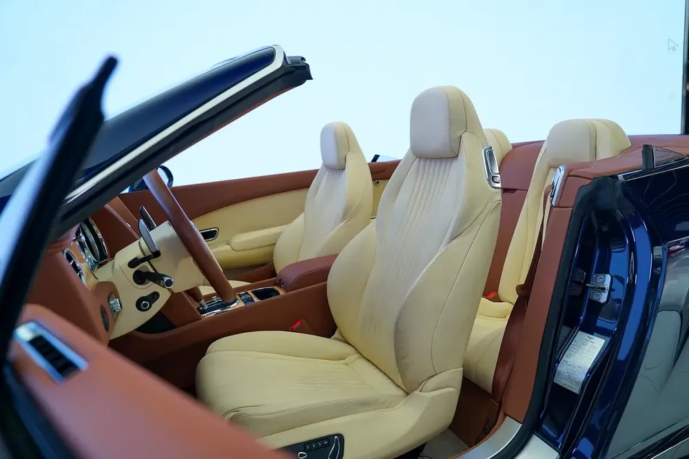 GTC V8 S | DARK BLUE | TWO TONE INTERIOR | WARRANTY AVAILABLE - Image 9