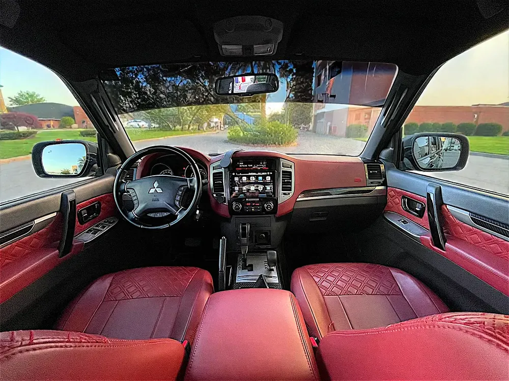 AED 1,250 EMI PM | MITSUBISHI PAJERO | SIGNATURE EDITION | FULL SERVICE HISTORY | 0% DOWNPAYMENT - Image 11