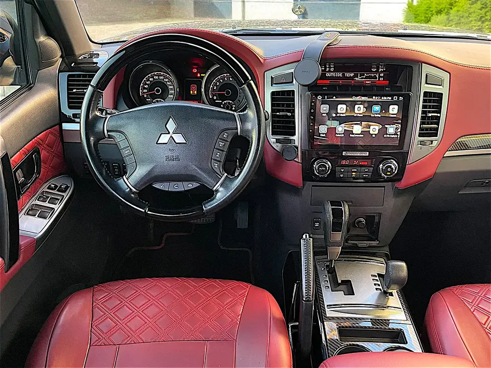 AED 1,250 EMI PM | MITSUBISHI PAJERO | SIGNATURE EDITION | FULL SERVICE HISTORY | 0% DOWNPAYMENT - Image 12