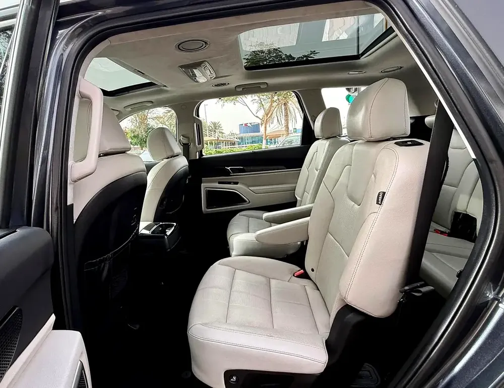 2023 Kia Telluride SX Full Options | G.C.C | First Owner | Full Service History - Image 18