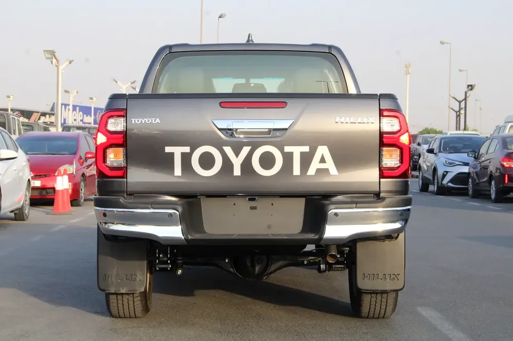 RHD - TOYOTA HILUX 2.8L DIESEL DOUBLE CAB 4WD HIGH AUTO - Image 4
