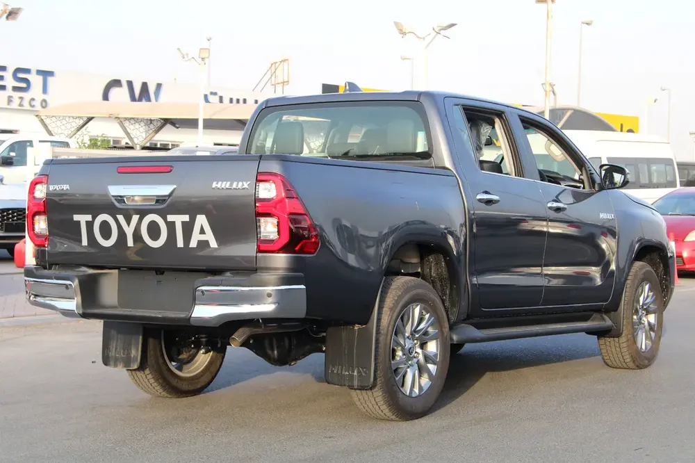 RHD - TOYOTA HILUX 2.8L DIESEL DOUBLE CAB 4WD HIGH AUTO - Image 6