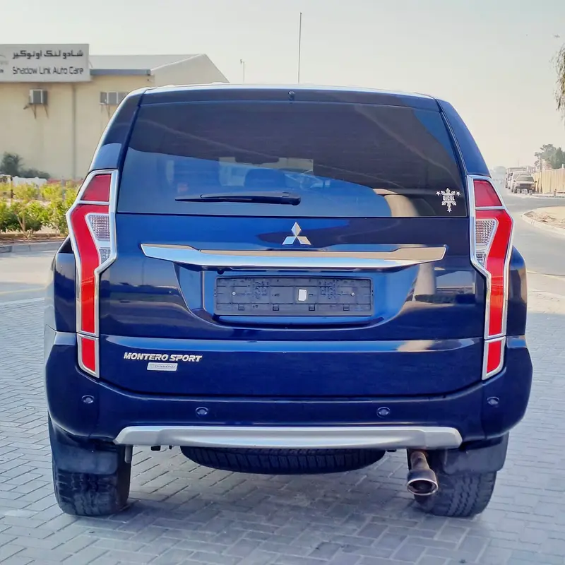 Mitsubishi Montero // Gcc space // No Accident // No Reprint // Model 2016 // Good conditions - Image 10