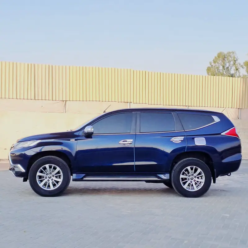 Mitsubishi Montero // Gcc space // No Accident // No Reprint // Model 2016 // Good conditions - Image 9