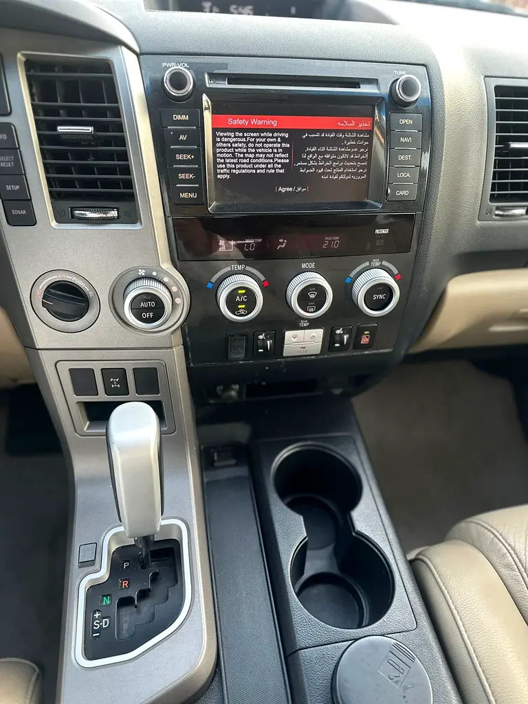 GCC Specs Toyota Sequoia Limited 2013 - Reliable and Spacious SUV - Image 10