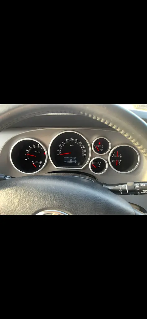 GCC Specs Toyota Sequoia Limited 2013 - Reliable and Spacious SUV - Image 13