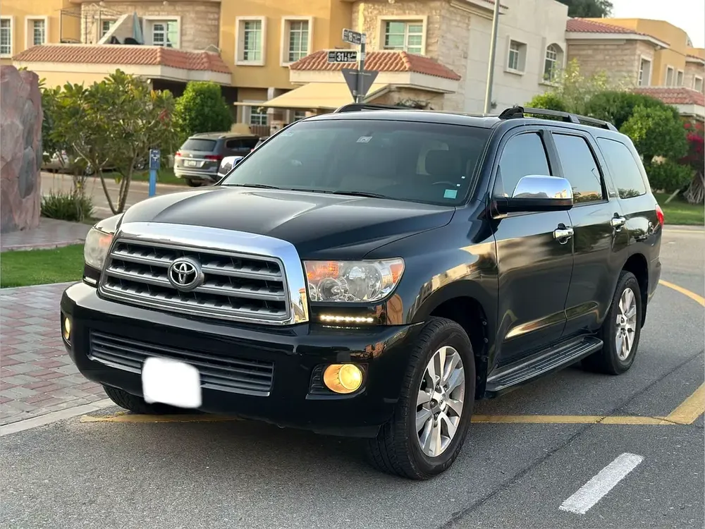 GCC Specs Toyota Sequoia Limited 2013 - Reliable and Spacious SUV - Image 4
