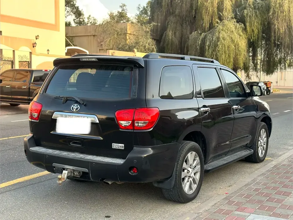 GCC Specs Toyota Sequoia Limited 2013 - Reliable and Spacious SUV - Image 7