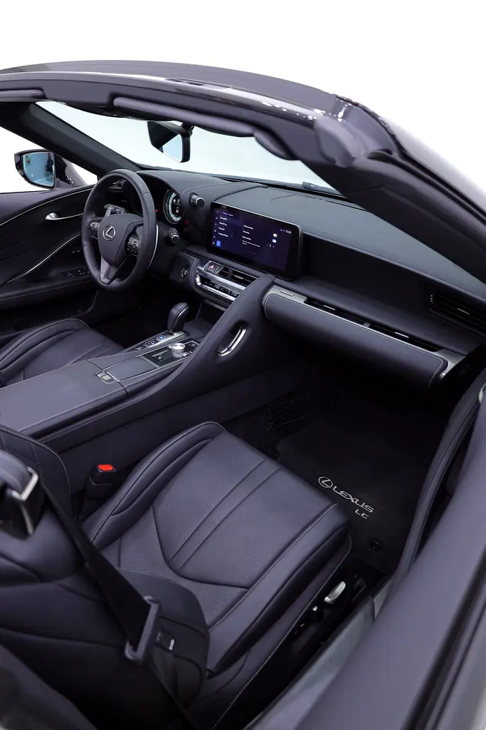 LEXUS LC500 TITANIUM 2024 LIKE NEW WITH FULL PPF - Image 9