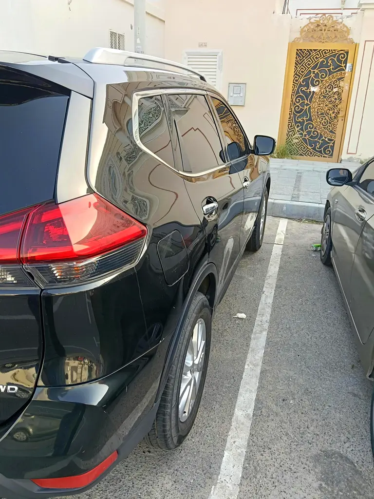 Nissan rogue full option - Image 10