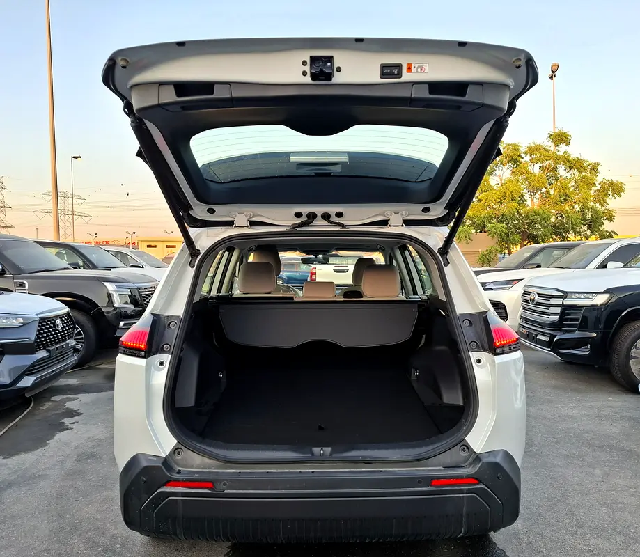 Toyota Rav4 XLE 2.5L 2026 Hybrid White (Export Only) - Image 18