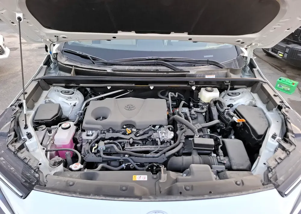 Toyota Rav4 XLE 2.5L 2026 Hybrid White (Export Only) - Image 20