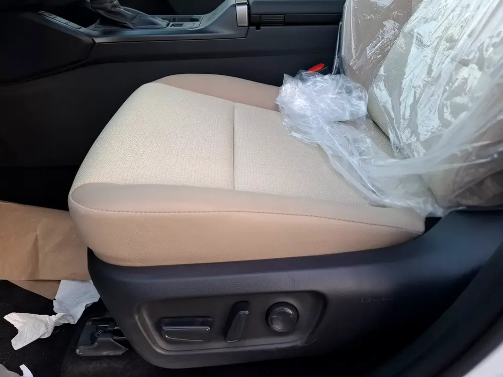 Toyota Rav4 XLE 2.5L 2026 Hybrid White (Export Only) - Image 7