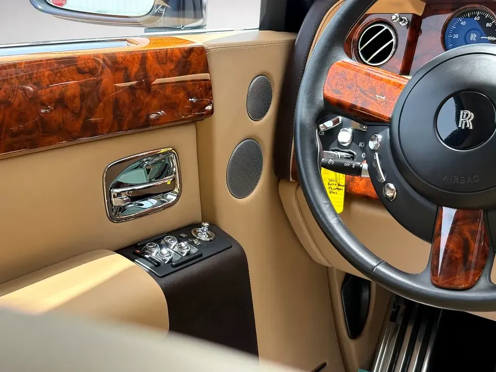 ROLLS-ROYCE PHANTOM | 6.75L V12 | 2011 | FULL SERVICE HISTORY | GCC SPECS - Image 17