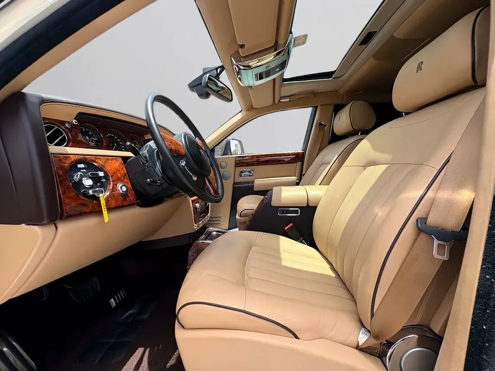 ROLLS-ROYCE PHANTOM | 6.75L V12 | 2011 | FULL SERVICE HISTORY | GCC SPECS - Image 19
