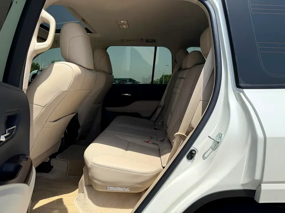 Toyota Land Cruiser-GXR-2022 -GCC Specs - Image 11