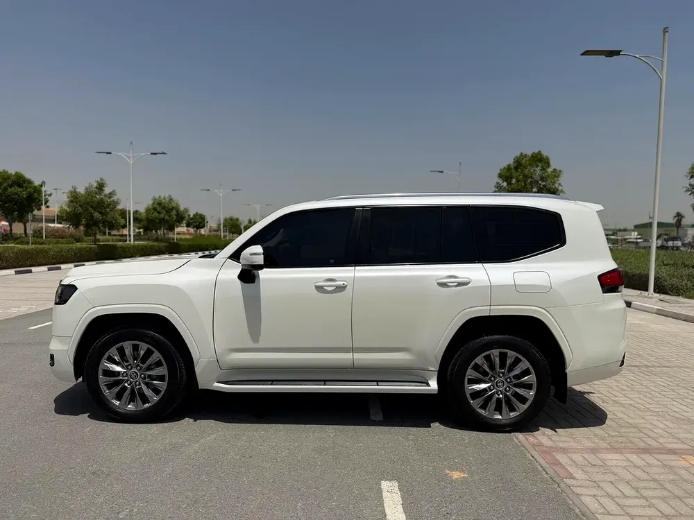 Toyota Land Cruiser-GXR-2022 -GCC Specs - Image 6