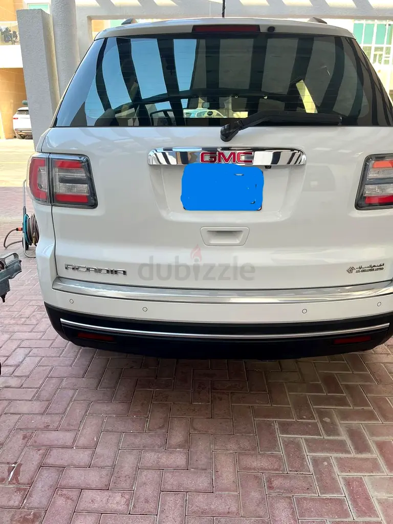 GMC Acadia SL 2016 | GCC Specs | Well Maintained - Image 6