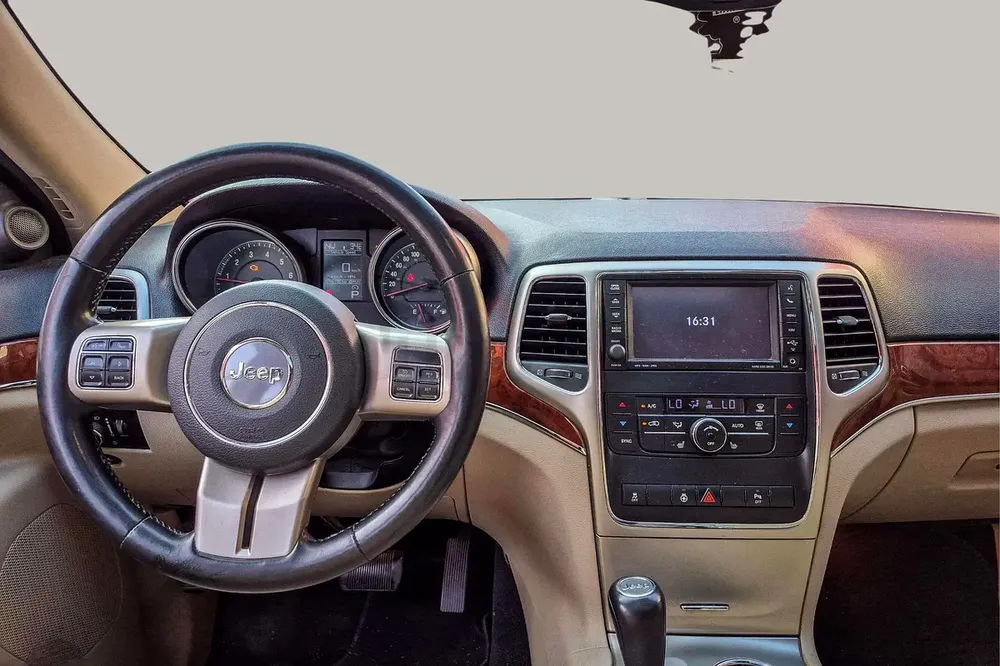 Inspected Car | 2012 Jeep Grand Cherokee Limited | GCC Specs | Ref#387560 - Image 9
