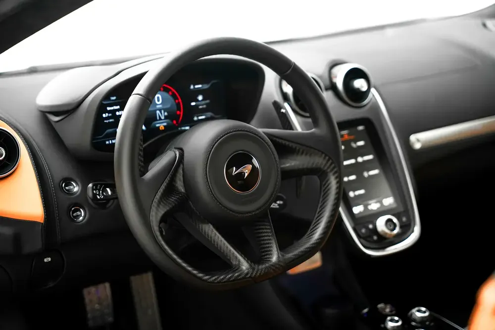 2025 MCLAREN GTS WITH WARRANTY  SERVICE CONTRACT - Image 10