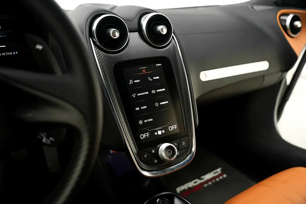 2025 MCLAREN GTS WITH WARRANTY  SERVICE CONTRACT - Image 13
