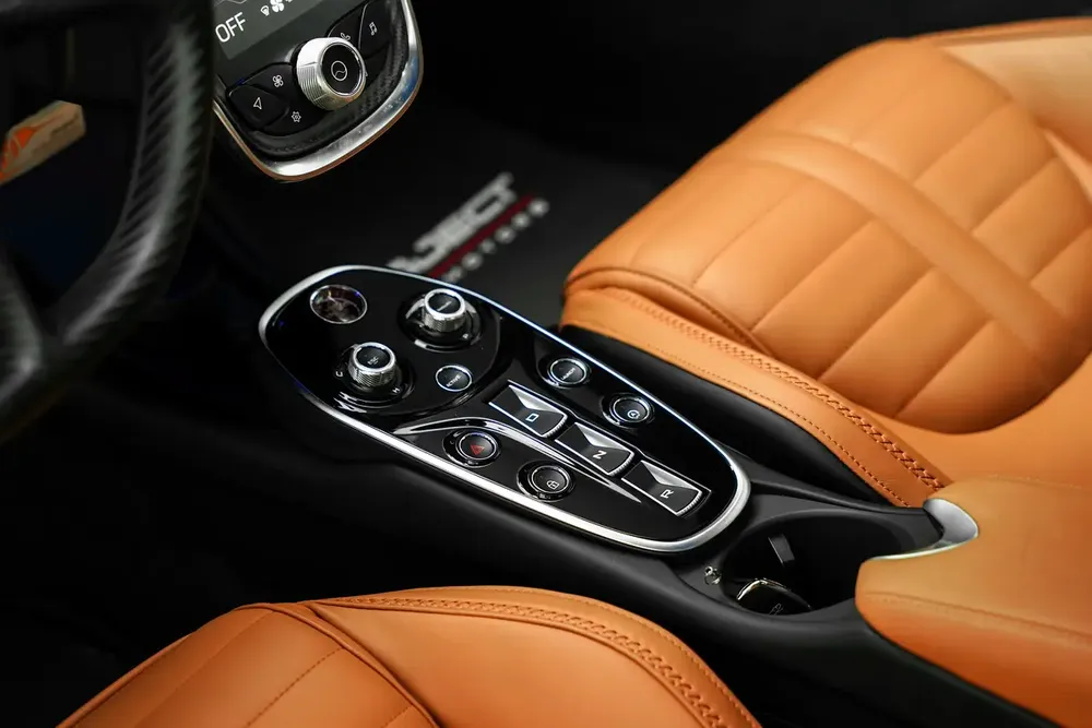2025 MCLAREN GTS WITH WARRANTY  SERVICE CONTRACT - Image 8