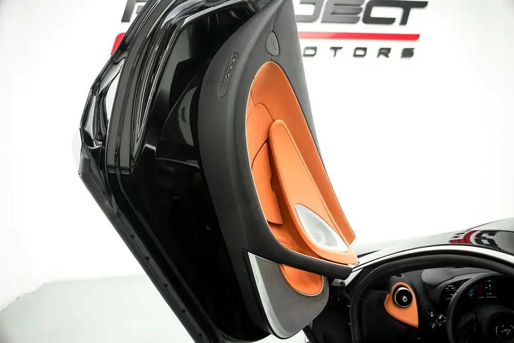 2025 MCLAREN GTS WITH WARRANTY  SERVICE CONTRACT - Image 9