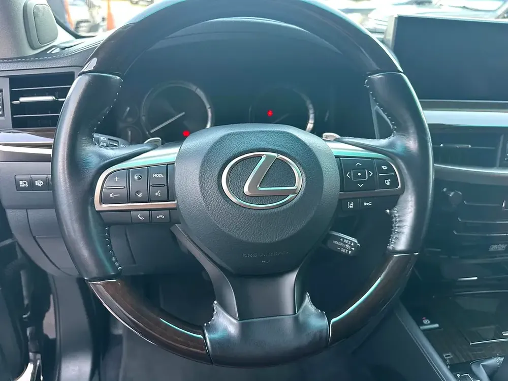 Lexus LX 570 Platinum 2018 - Canadian Specs - Excellent Condition - Image 13