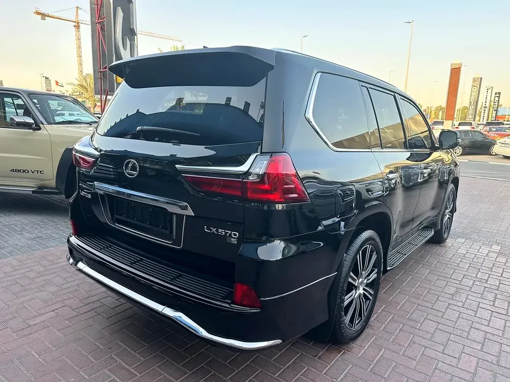 Lexus LX 570 Platinum 2018 - Canadian Specs - Excellent Condition - Image 5