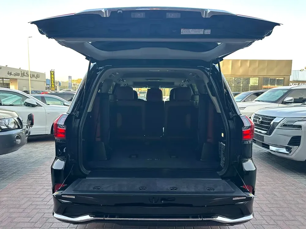 Lexus LX 570 Platinum 2018 - Canadian Specs - Excellent Condition - Image 7