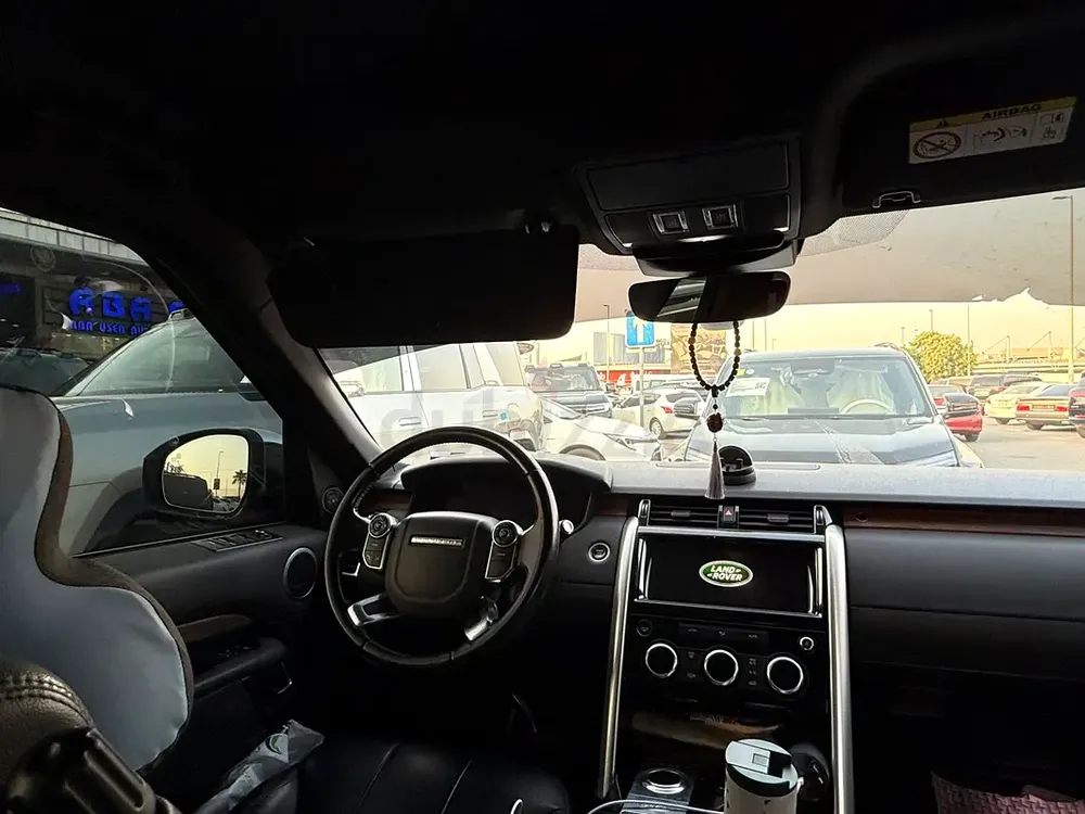 Land Rover Discovery HSE | 7 Seats | GCC - Image 10