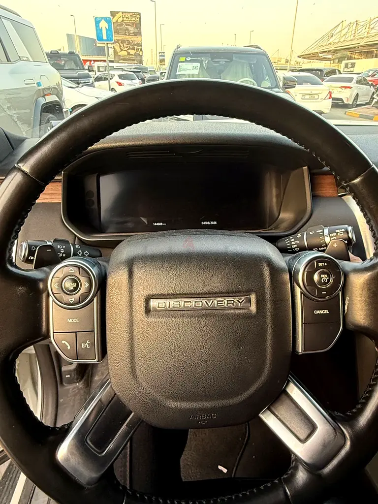 Land Rover Discovery HSE | 7 Seats | GCC - Image 7