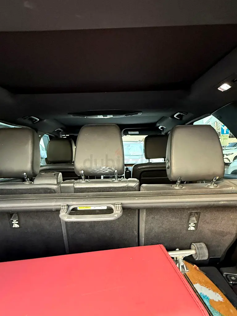 Land Rover Discovery HSE | 7 Seats | GCC - Image 8