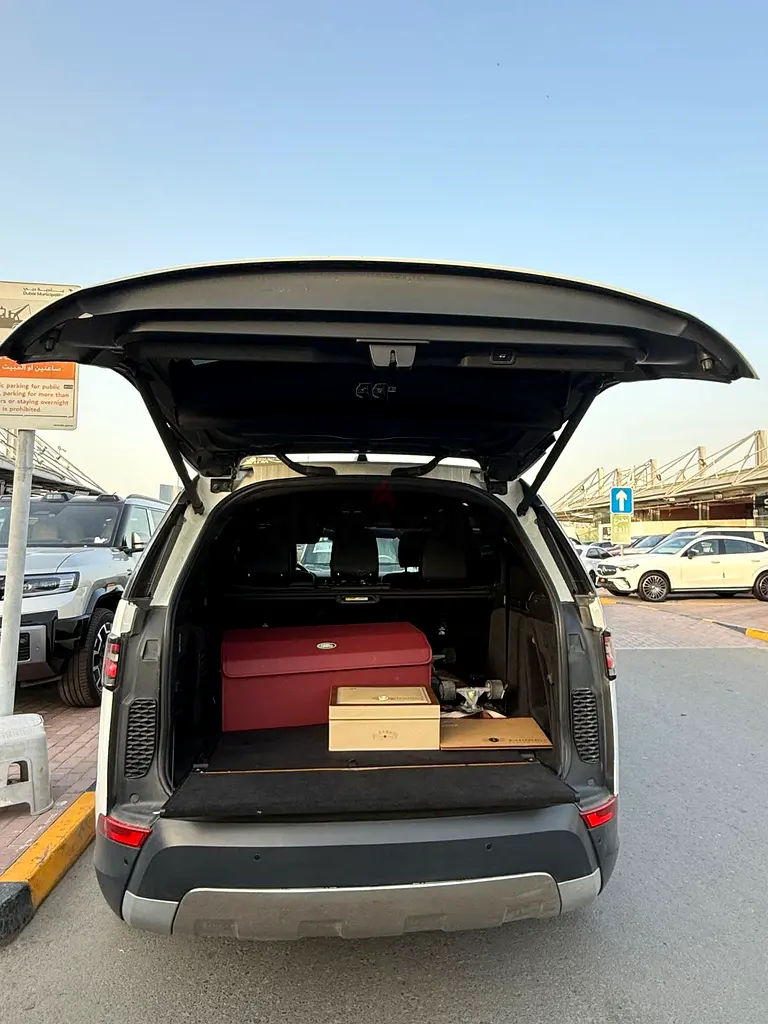 Land Rover Discovery HSE | 7 Seats | GCC - Image 9