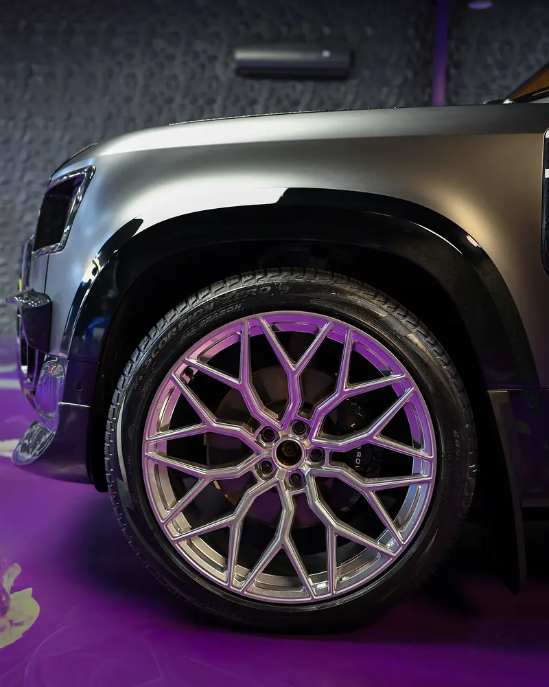 2024 Land Rover Defender 110 First Edition | Canadian Specs | Brand New - Image 9