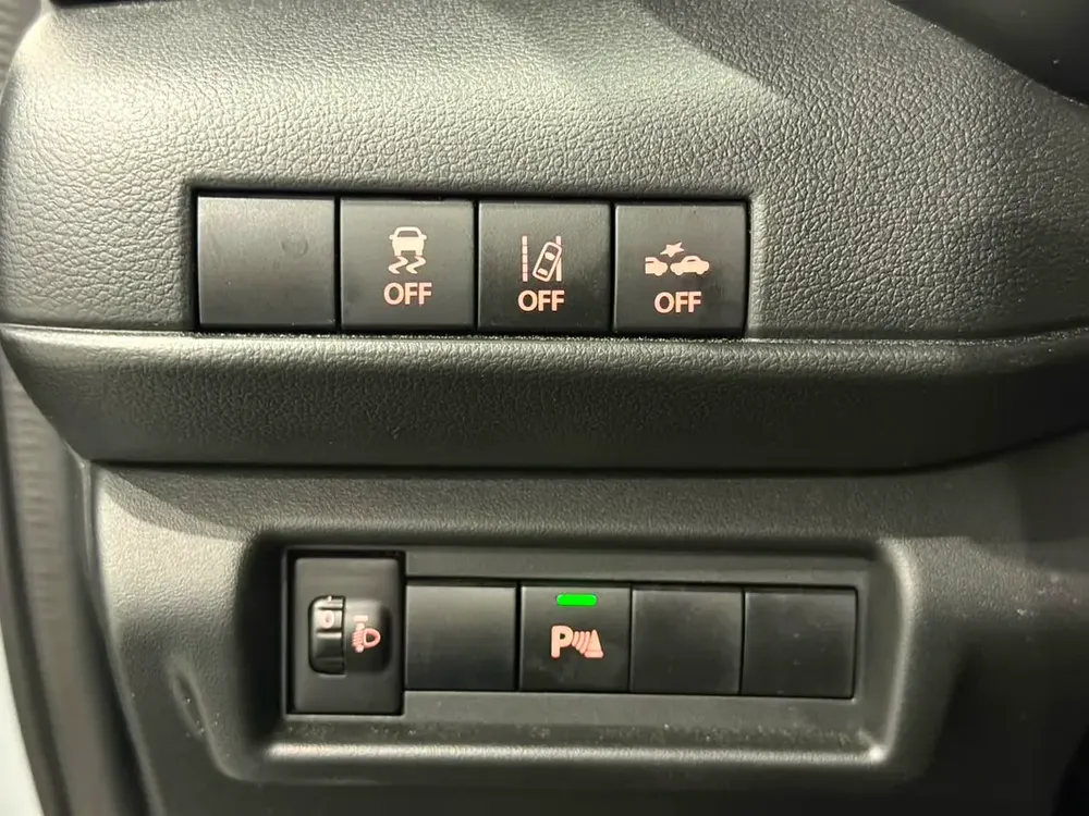 2026 GCC Suzuki Swift GLX | 3yrs Official Dealer Warranty - Image 14