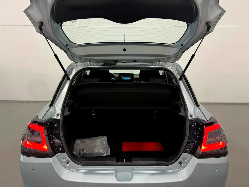 2026 GCC Suzuki Swift GLX | 3yrs Official Dealer Warranty - Image 9