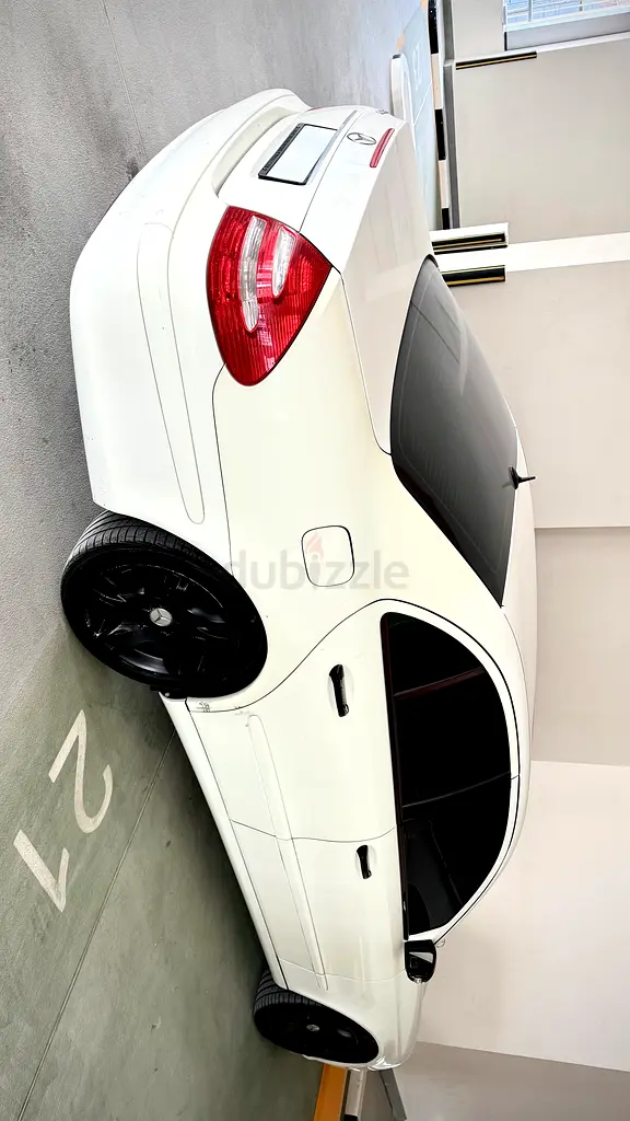 Mercedes E240 2003 (GCC Specs) - Image 5