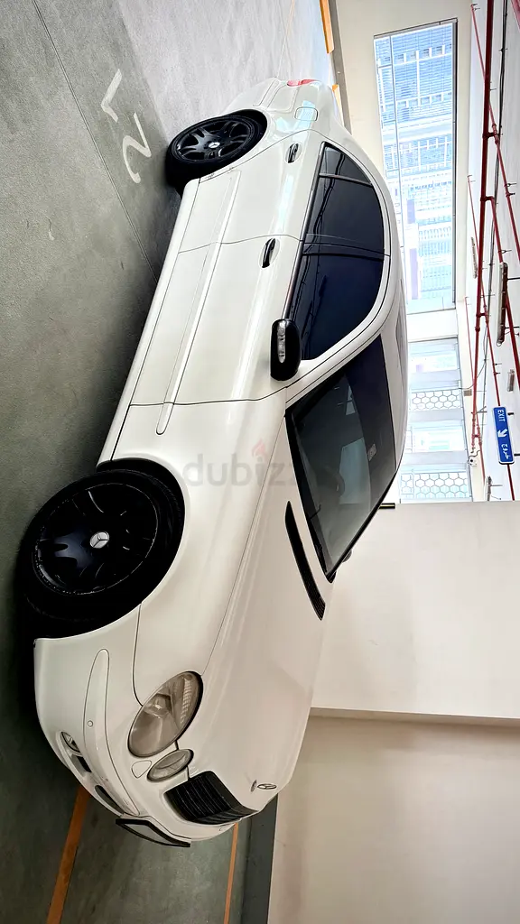 Mercedes E240 2003 (GCC Specs) - Image 6