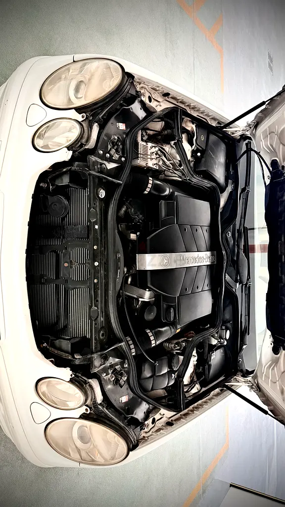 Mercedes E240 2003 (GCC Specs) - Image 7