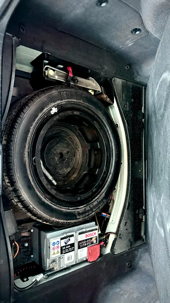 Mercedes E240 2003 (GCC Specs) - Image 9