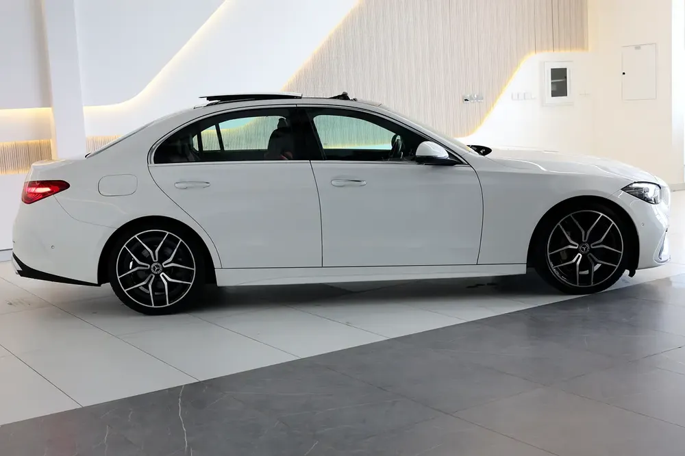 Pristine 2023 Mercedes-Benz C200 | GCC Specs | Low Mileage - Image 4
